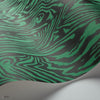 Zebrawood behang in Charcoal on Emerald van Cole & Son