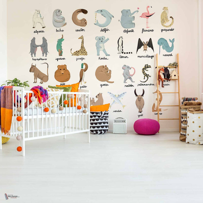 Animal Alphabet behang in Multi van Coordonne — interieur