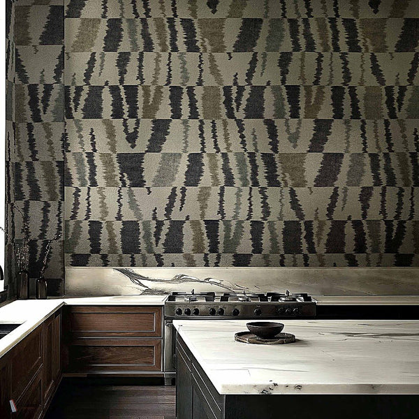 Bujlud behang in Silver van Coordonne — interieur
