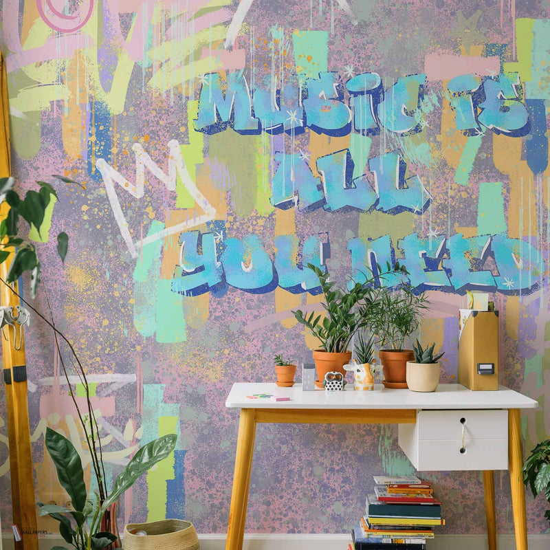 Cool Graffiti papel pintado en Fucshia de Coordonne — interior