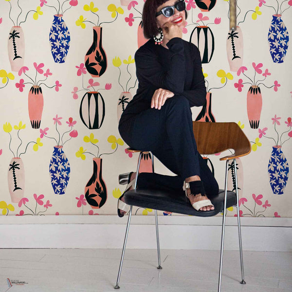 Lydia Delgado - Vase of Paradise behang in Ivory van Coordonne — interieur