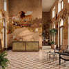 Panchatantra Tapete in Ruby von Coordonne — Interieur