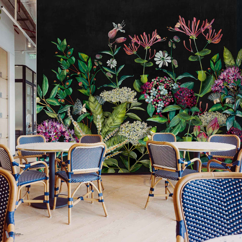 Wild Floral behang in Night van Coordonne
