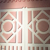 Deauville Wall behang in Amarena van Dedar — interieur