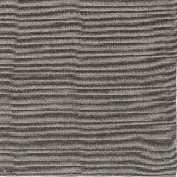 Iris Wall behang in Taupe van Dedar