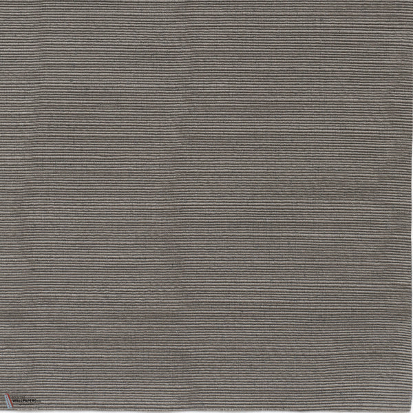 Iris Wall behang in Taupe van Dedar