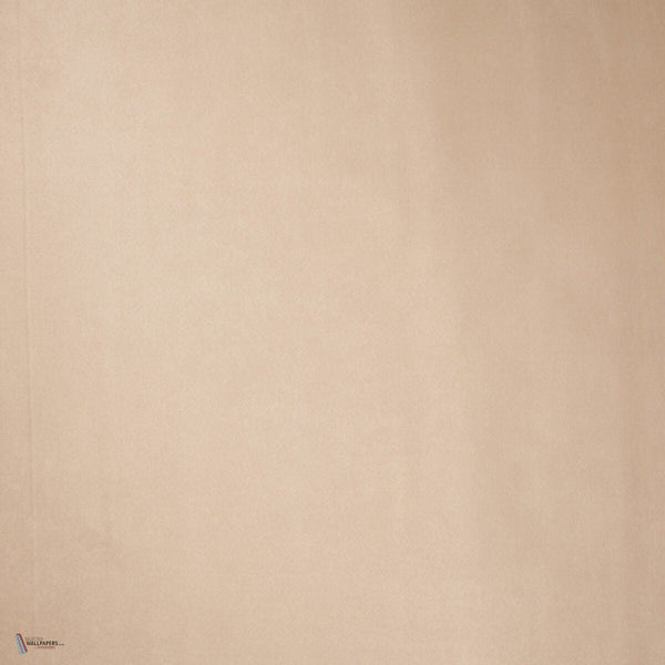Suedine behang in Sand Brown van Dutch Walltextile Company