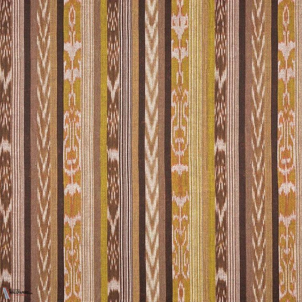 Caprus behang-Pierre Frey-Caramel-Meter (M1)-Selected Wallpapers-Interiors