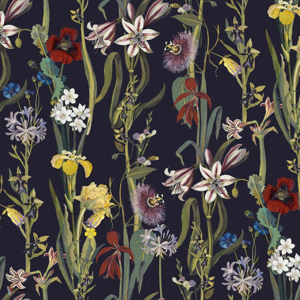 Flora Delanica Tapete in Midnight von House of Hackney