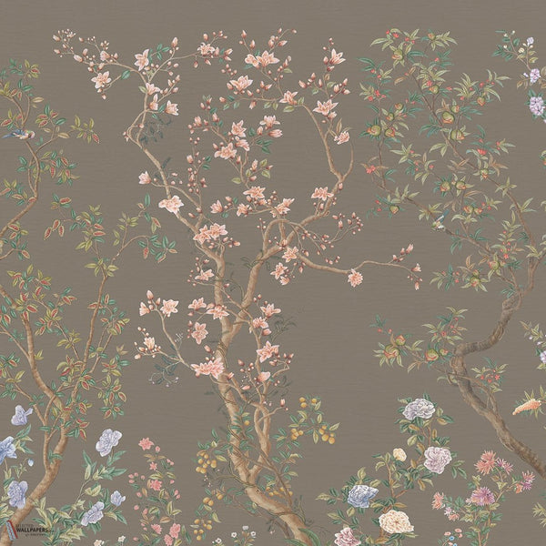 Imperial Garden behang van Iksel — Charcoal Taupe, detail