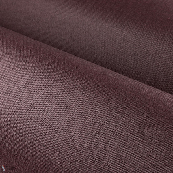 Kira Tapete in Aubergine von Casamance