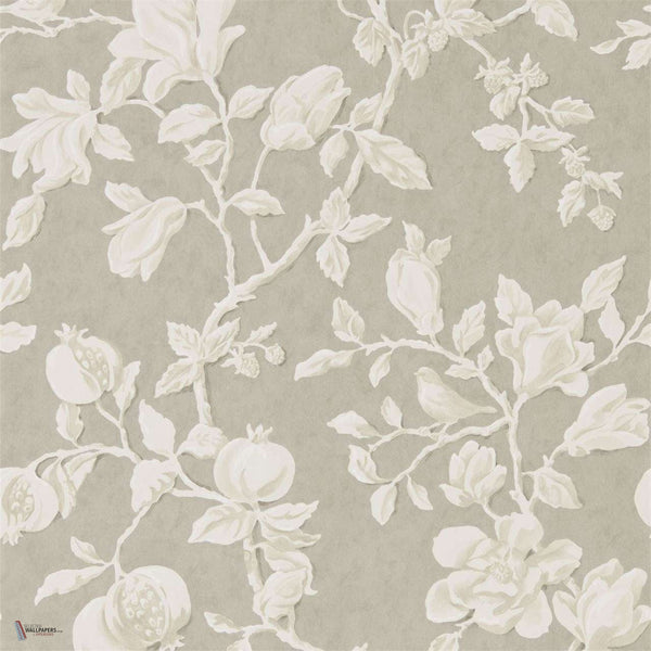 Magnolia & Pomegranate Tapete in Silver/Linen van Sanderson