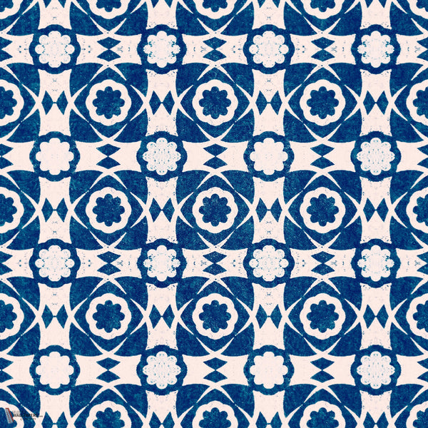 Aegan Tiles papier peint en Indigo de Mind the Gap