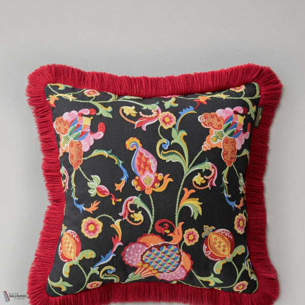 Al Fresco Embroidered coussin en Black/Pink de Mind the Gap
