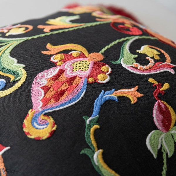 Al Fresco Embroidered coussin de Mind the Gap — détail
