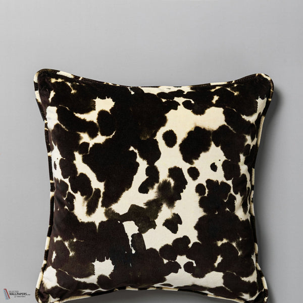 Cowhide Kissen von Mind the Gap — Produktfoto