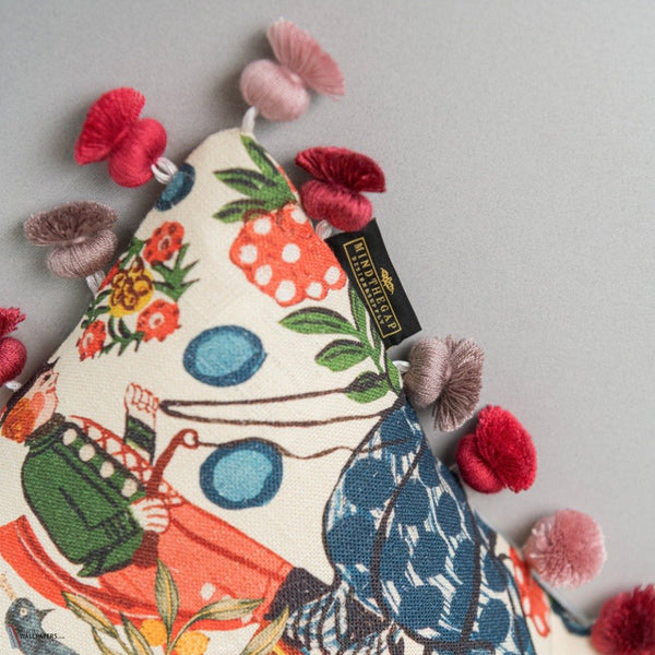 Fasnacht coussin de Mind the Gap — détail