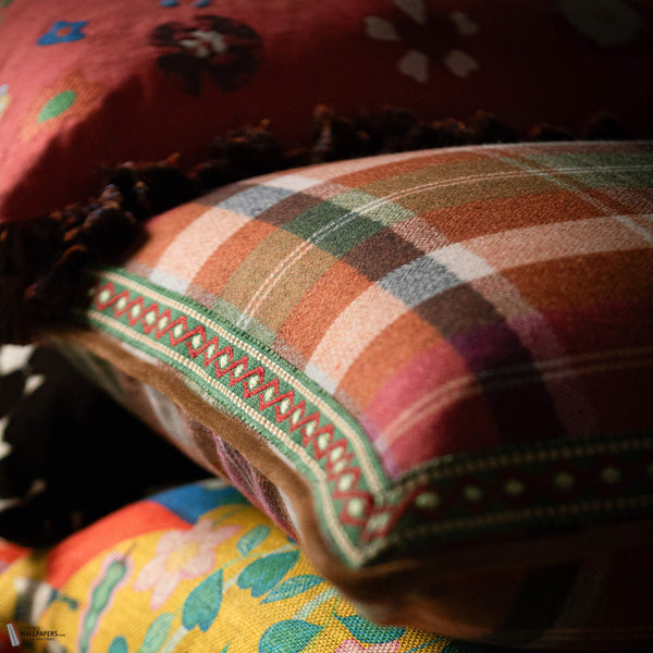 Kerschdorf Plaid Kissen von Mind the Gap — Detail