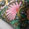 Susie Q coussin de Mind the Gap — détail