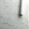 Acanthus papel pintado en Chalk de Morris & Co