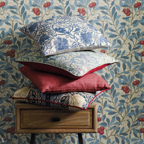 Arbutus Tapete in Woad/Russet von Morris & Co