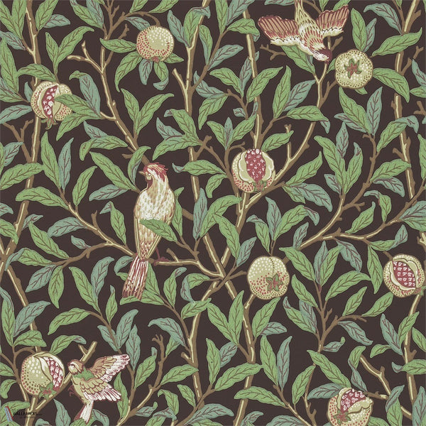 Bird & Pomegranate behang in Charcoal/Sage van Morris & Co