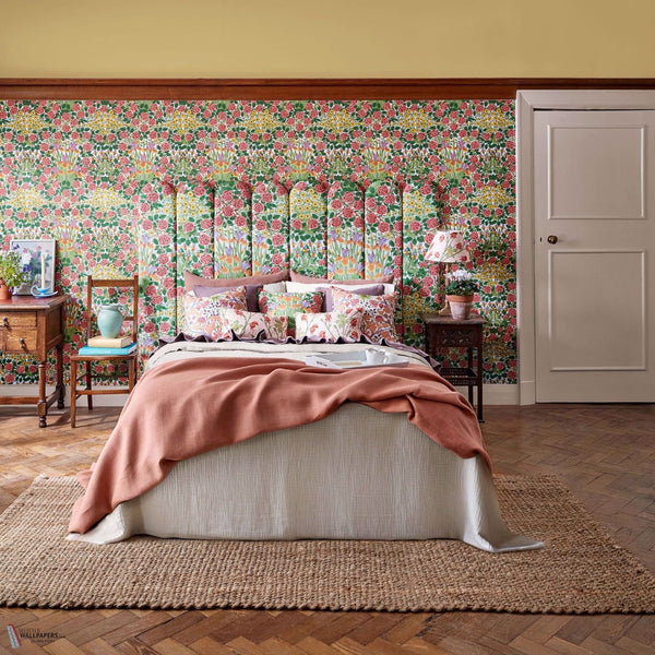 Campanula wallpaper in Sunburst by Morris & Co