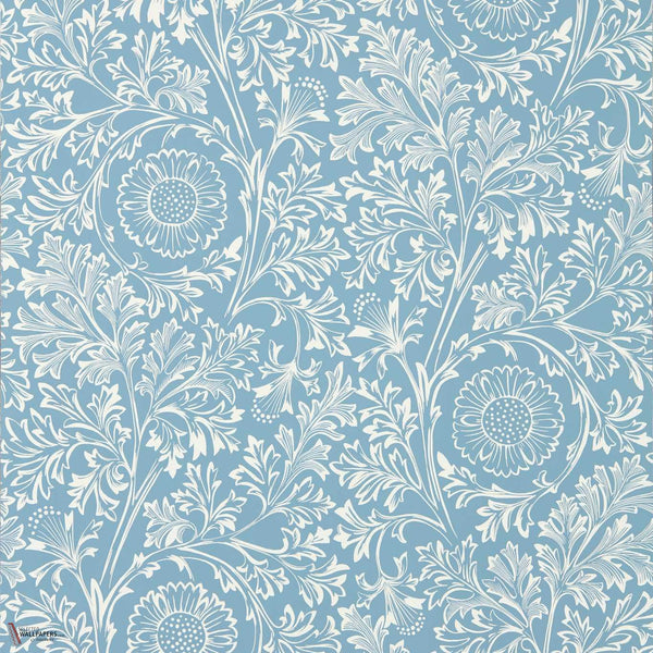 Chamomile behang in China Blue van Morris & Co