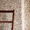 Chamomile behang in Flax/Madder van Morris & Co