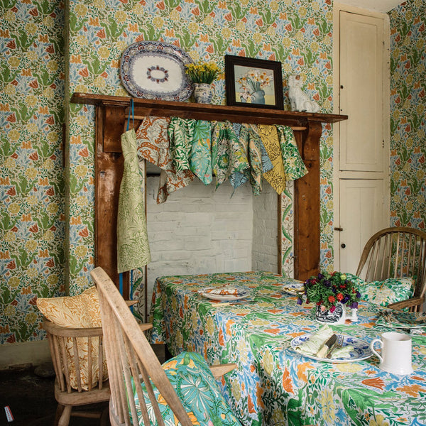 Compton papel pintado en Spring de Morris & Co
