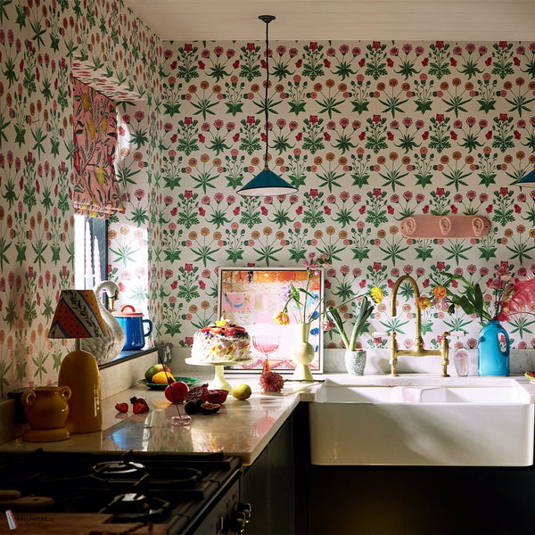 Daisy wallpaper in Strawberry Fields by Morris & Co