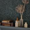 Emery's Willow behang in Emery Blue van Morris & Co