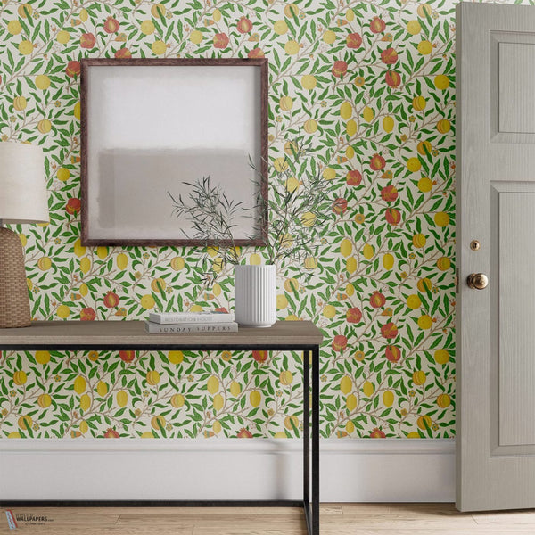 Fruit behang in Leaf Green / Madder van Morris & Co