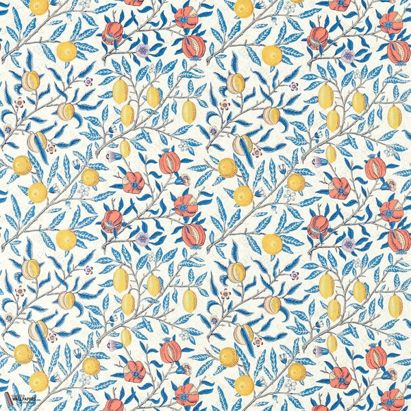 Fruit tessuto in Paradise Blue di Morris & Co