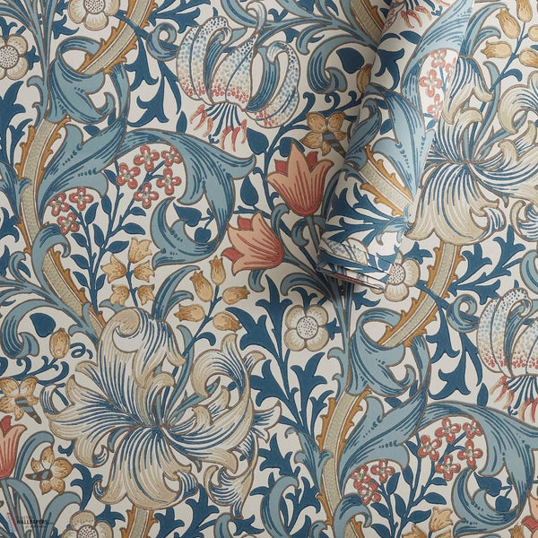 Golden Lily papel pintado en Blue de Morris & Co