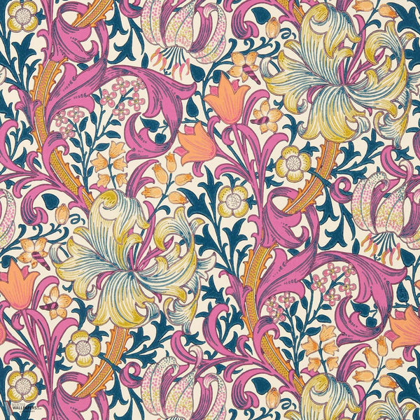 Golden Lily papier peint en Pink Fizz de Morris & Co