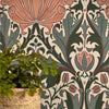 Helena behang in Peach/Teal van Morris & Co