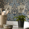 Honeysuckle and Tulip Tapete in Woad/Thyme von Morris & Co