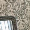 Indian (Beaded) behang in Stone/Linen van Morris & Co