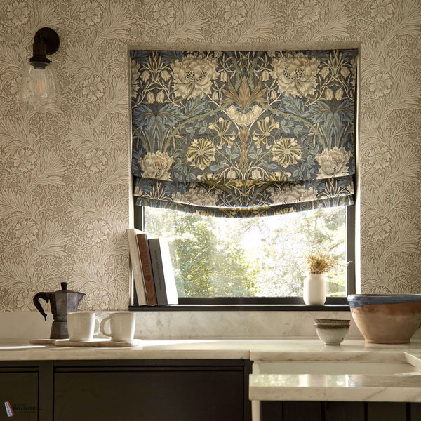 Marigold behang in Linen van Morris & Co