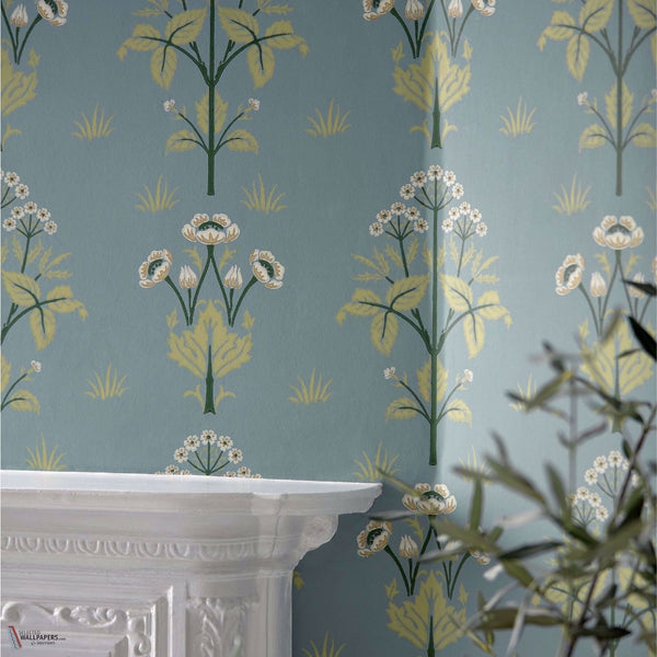 Meadow Sweet behang in Mineral Blue van Morris & Co