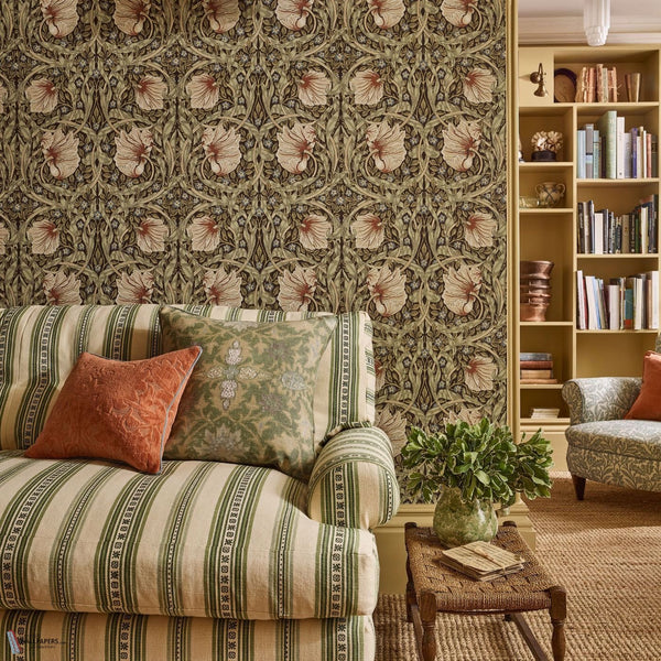 Pimpernel behang in Walnut/Sage van Morris & Co