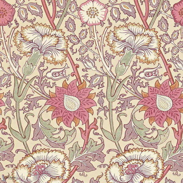 Pink & Rose behang in Manilla/Wine van Morris & Co