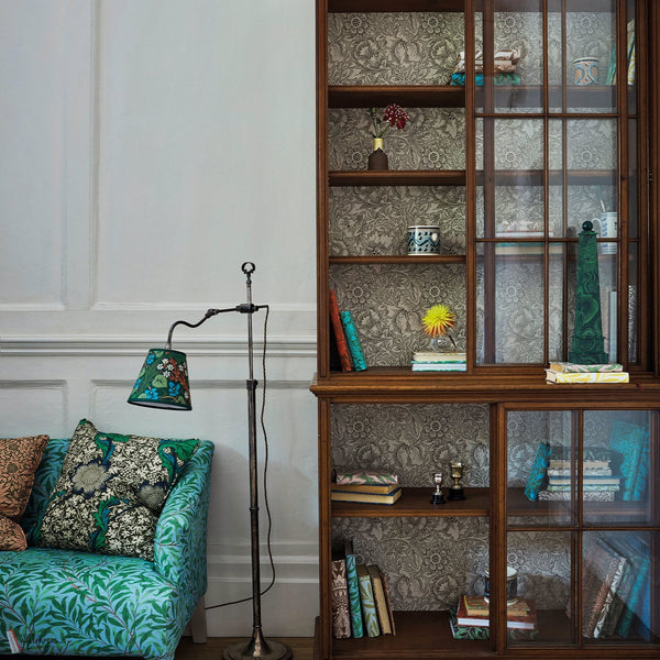 Poppy behang in Claret van Morris & Co