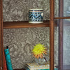 Poppy behang in Cream/Chocolate van Morris & Co