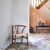 Pure Scroll behang in Lightish Grey van Morris & Co
