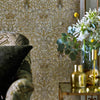Snakeshead behang in Charcoal/Spice van Morris & Co