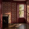 Strawberry Thief carta da parati in Wine di Morris & Co