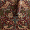 Strawberry Thief papel pintado en Wine de Morris & Co