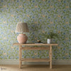 Wild Tulip & Vine Tapete in Nettle/Woad von Morris & Co